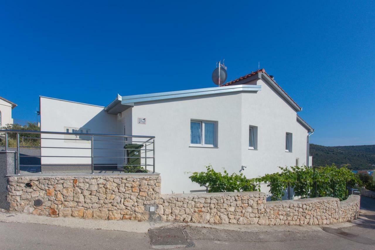 Villa Supuk Vinisce Exterior photo