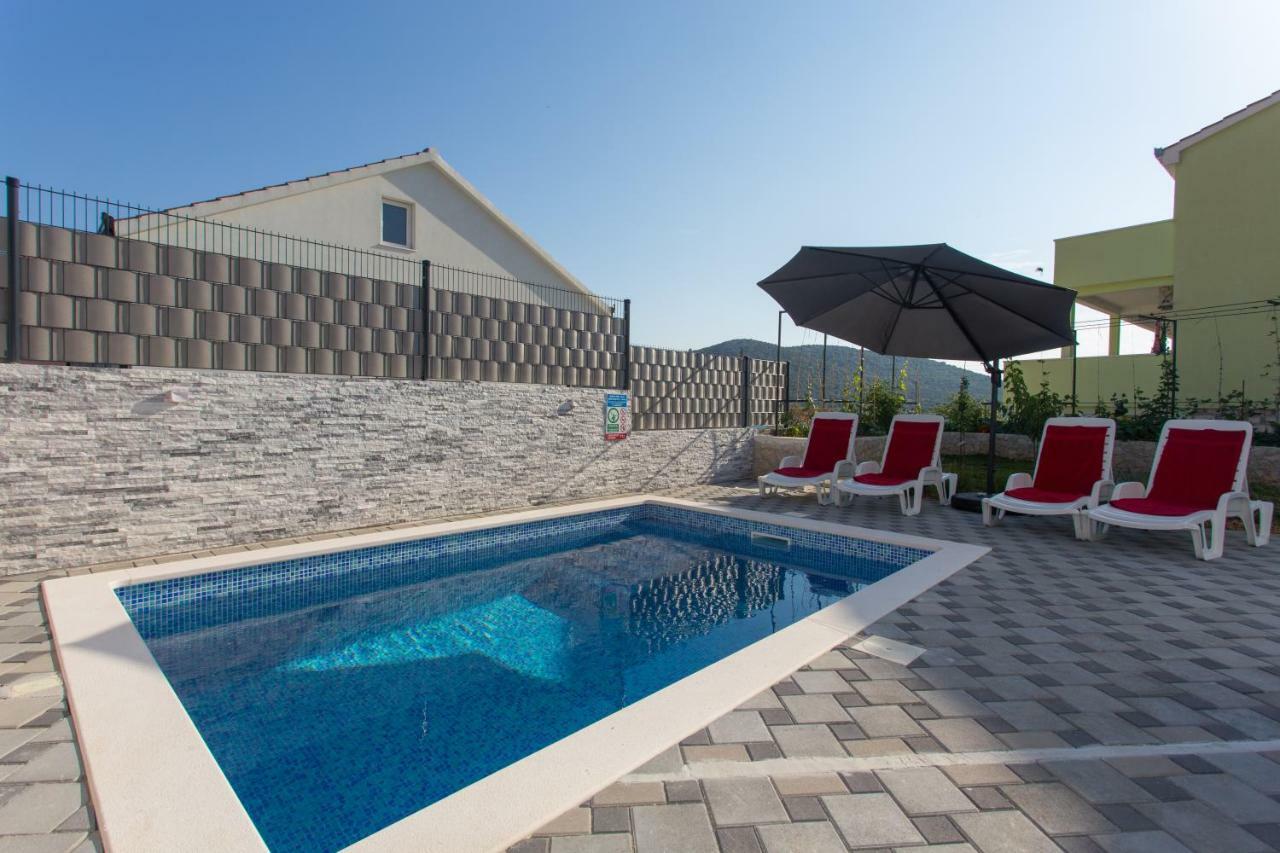 Villa Supuk Vinisce Exterior photo